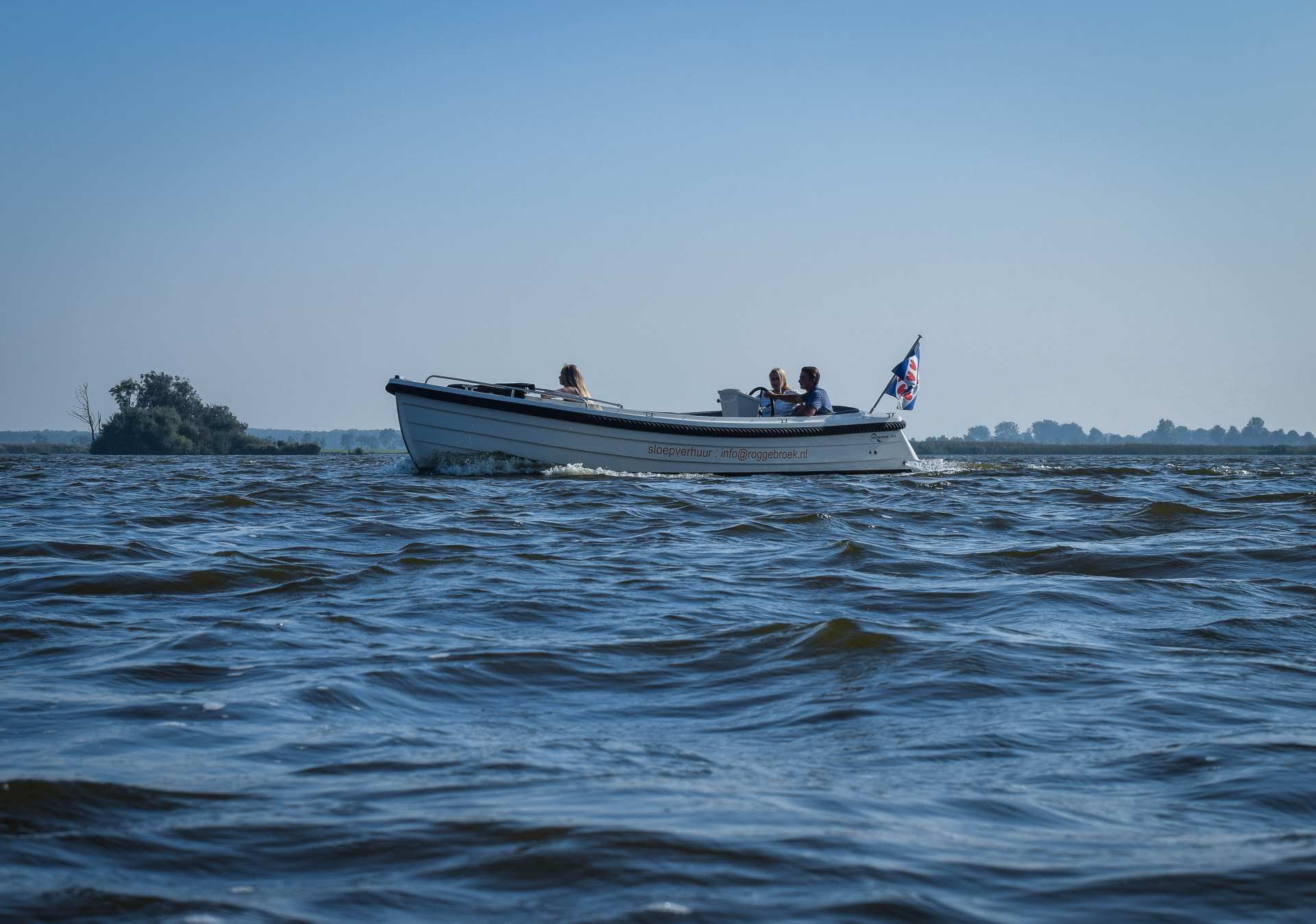 Huur een sloep bij sloepverhuur Roggebroek en ontdek Zuidwest Friesland vanuit Stavoren